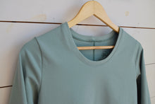Load image into Gallery viewer, Medium Seafoam Woman’s Fitted Pull Over